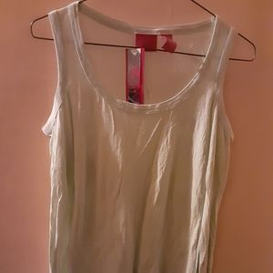 Ladies long sleeve Tee shirt.